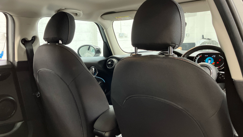 MINI Hatchback 1.5 Cooper Classic 5dr Auto Petrol Hatchback